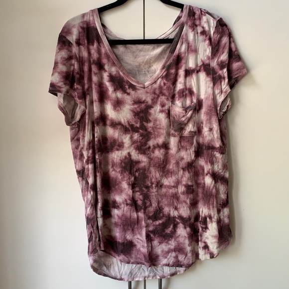 T-Shirt - Picture 1 of 2